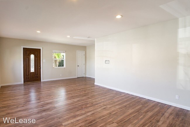 Building Photo - 3 br, 1 bath House - 4373 Logan Avenue