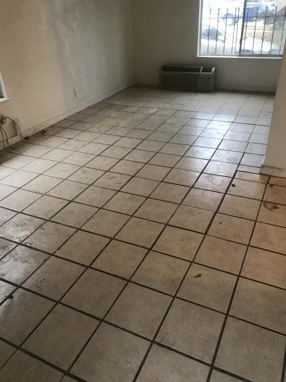 Building Photo - 608 Morningview, San Antonio TX 78220
