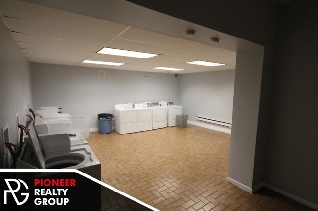 Foto del edificio - 4501-4515 N Malden St