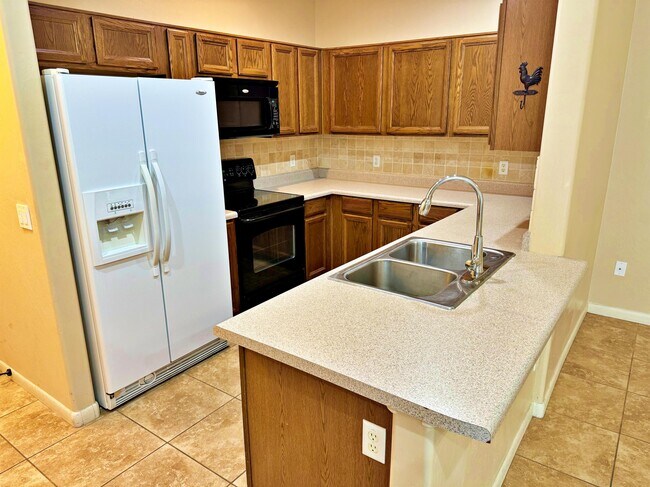 Building Photo - 1551 S Owl Dr