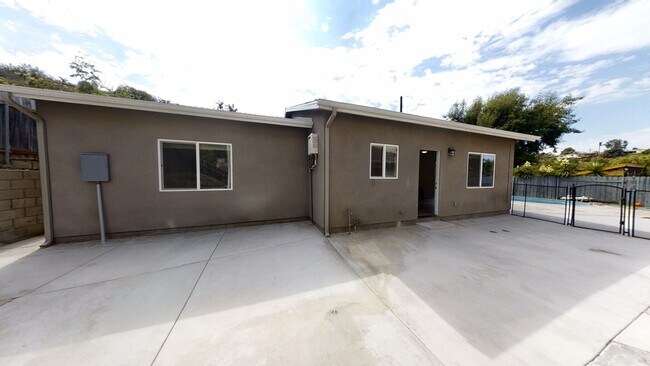 Foto del edificio - 4BD/2BA, POOL!!