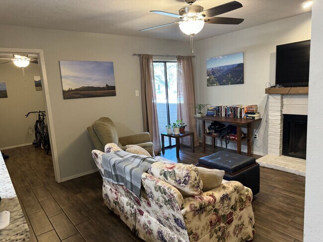 Building Photo - JULY PRE-LEASE 2 Bedroom 2 Bathroom Split ...