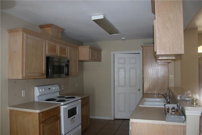 Building Photo - 5713 Palo Verde St