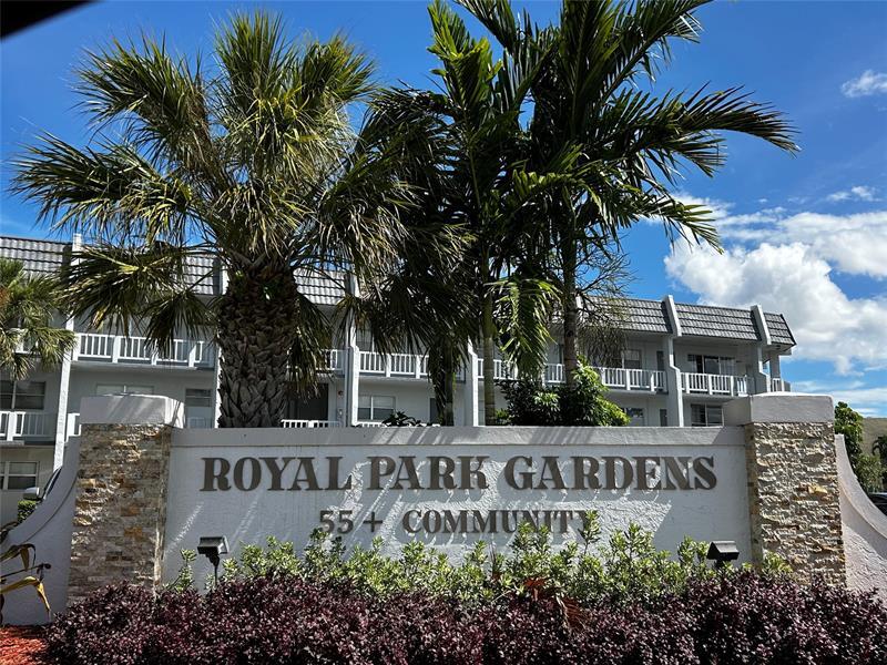 Foto principal - 6650 Royal Palm Blvd