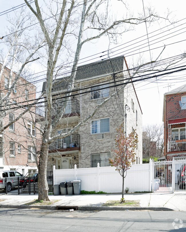 Foto del edificio - 2546 Colden Ave