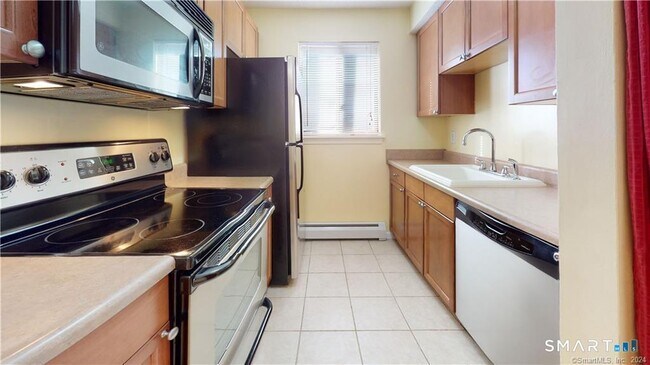 Building Photo - 3 L Amato Dr
