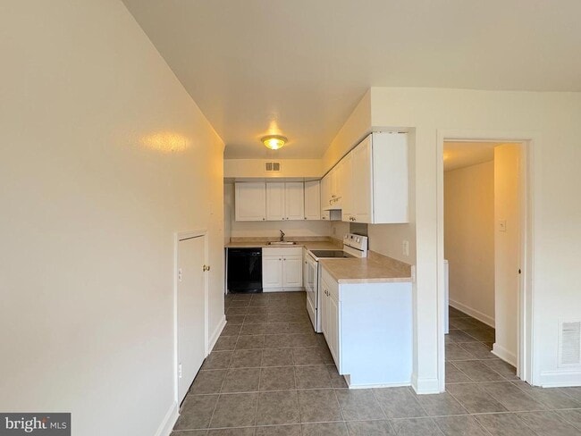 Foto del edificio - 4643 Logsdon Dr