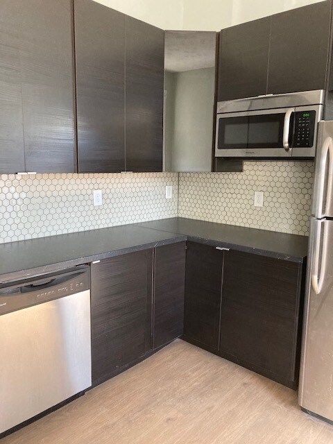 Tile backsplash - 732 Overton St