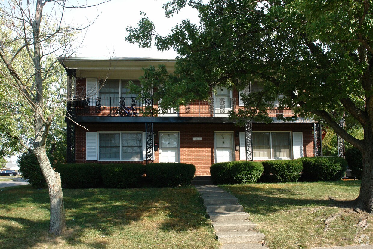Building Photo - 1715 Hill View Pl