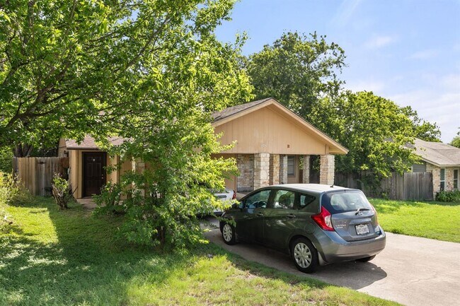 Building Photo - 818 Sirocco Dr