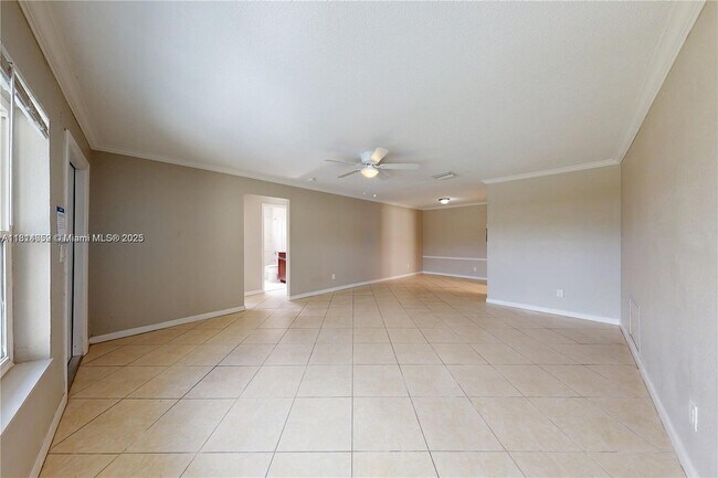 Foto del edificio - 841 SW 63rd Ave