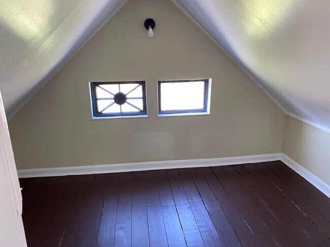 Foto del edificio - 215 Liberty Rd NE
