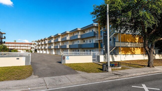 Foto del edificio - 13215 NE 6th Ave