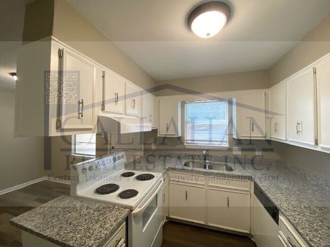 Building Photo - Midtown 2 Bedroom Townhome