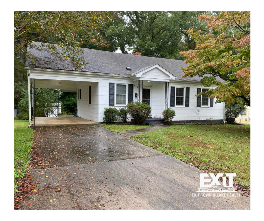 Primary Photo - Close to Shopping, Hospital, Schools, Rest...