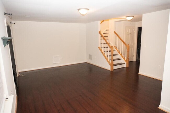 Foto del edificio - 4180 La Mauricie Loop