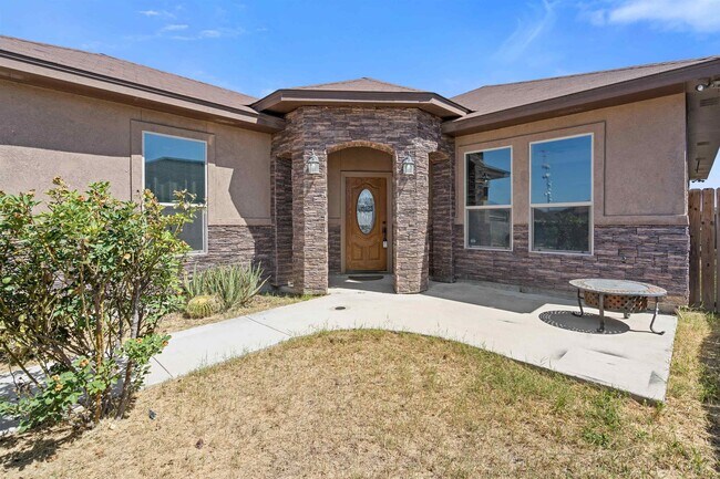 Building Photo - 1014 Tesoro Pass