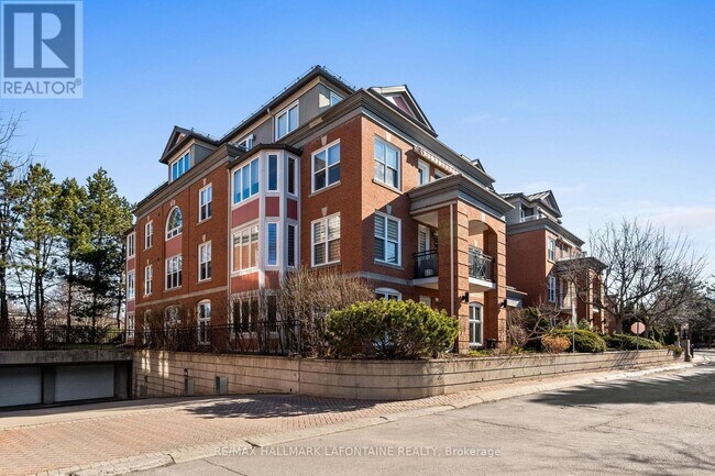 Building Photo - 21 Durham Private