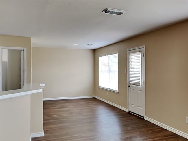 Foto del edificio - 226 Golden Oak Dr