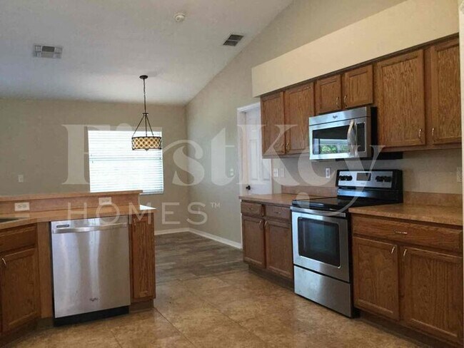 Building Photo - 3668 Sandhill Crane Dr