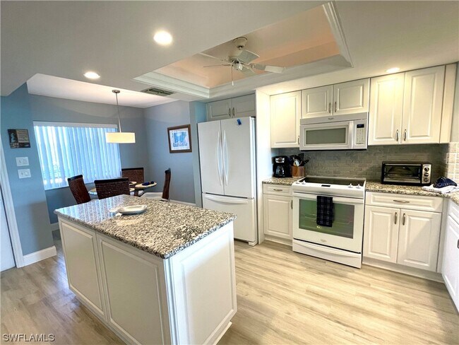 Building Photo - 15161 Cedarwood Ln