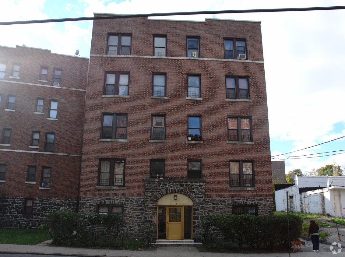Building Photo - 168 Radford St