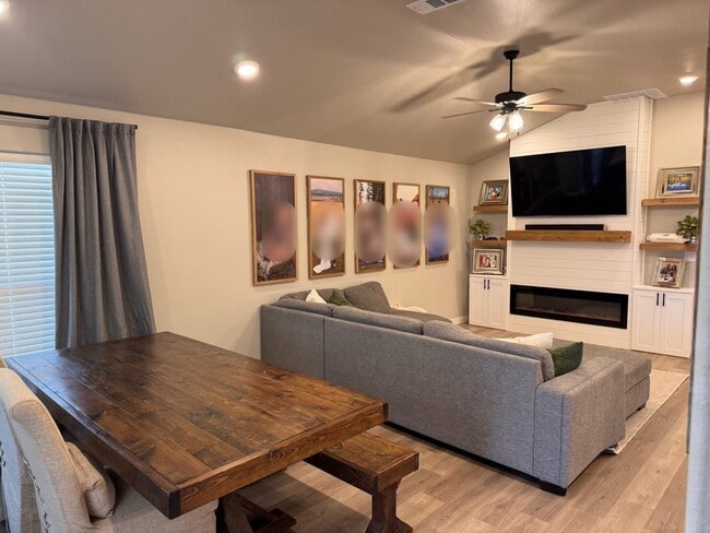 Foto del edificio - 7612 John Thomas St