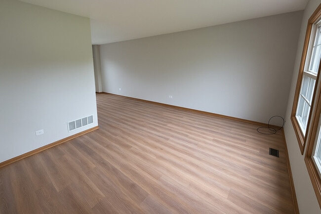 Foto del edificio - 2343 Glenmoor Dr