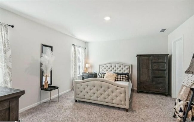 Building Photo - 258 Timberland Ave