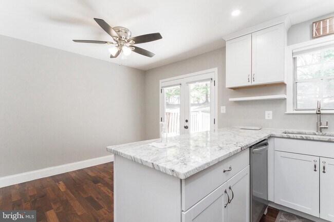 Building Photo - 13562 Deerwater Dr