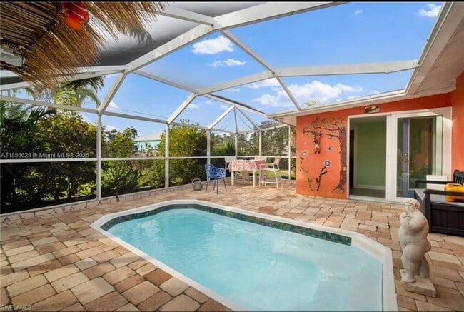 Foto del edificio - 2720 SW 11th Pl