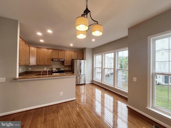 Foto del edificio - 4996 Centreville Farms Rd