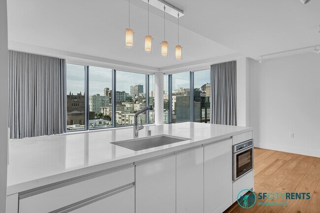 Foto del edificio - Pacific Heights: 10th Floor Corner Condo w/ Views, W/D in-unit, Parking & Shared Roof Deck @ The ...