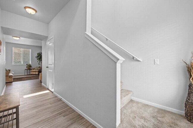 Foto del edificio - 5324 Remington Dr