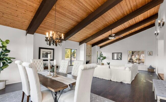 Building Photo - 4912 Llano Dr