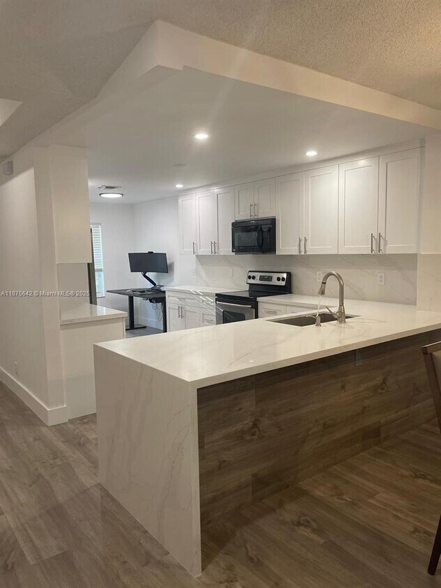 Foto principal - 4136 Pine Ridge Ln