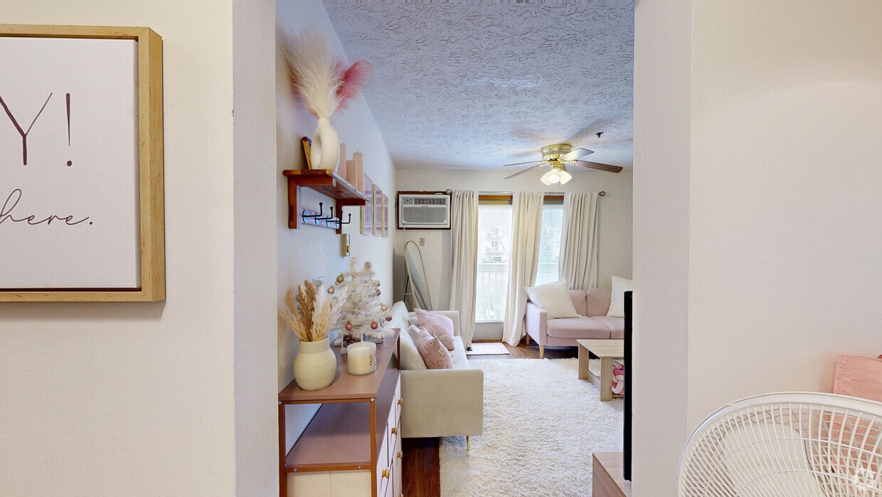 Photo - 420 S Chauncey Avenue Apartments