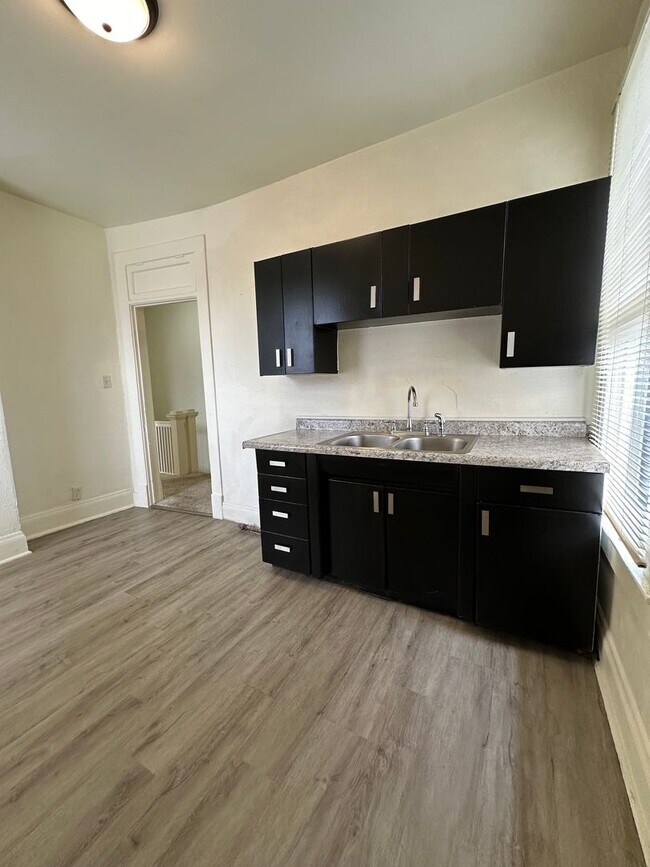 Foto del edificio - 1012-1014 Hartford St-SUNCREST
