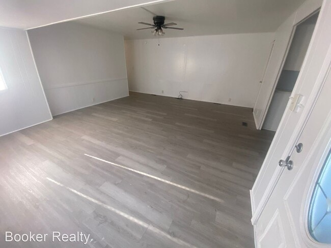 Building Photo - 2 br, 1 bath House - 4 Morse Court