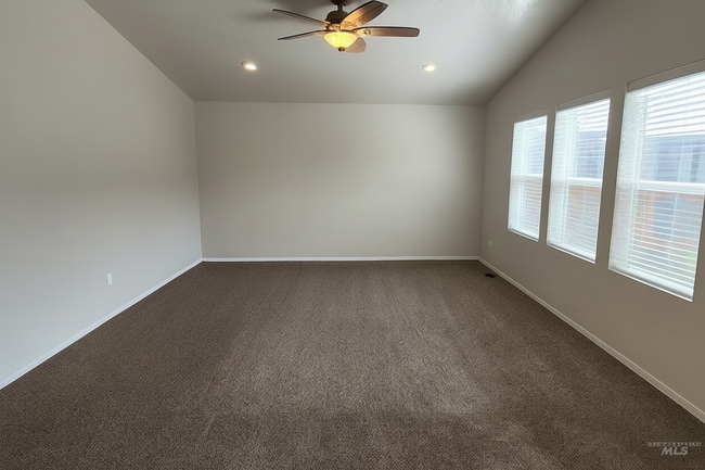 Building Photo - 25 S Shumway Ave