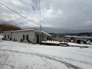 Building Photo - 823 PA-307