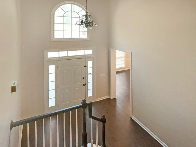 Building Photo - East Cobb 3BR / 2.5BA - Walton HS - Master...