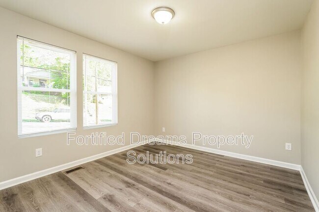 Foto del edificio - 1836 4th St E