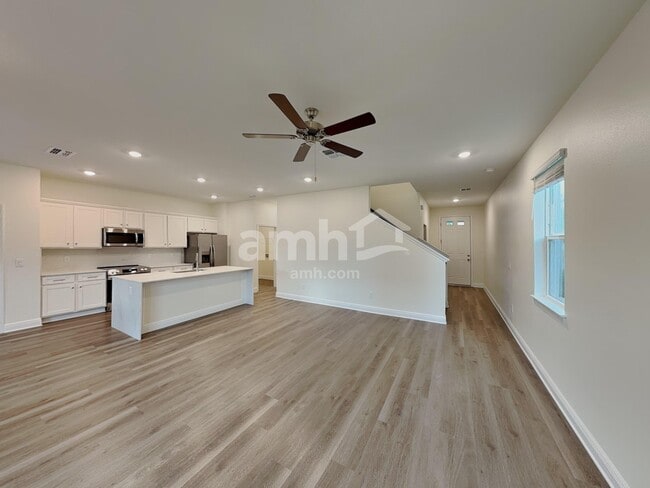 Foto del edificio - 5986 Pinewood Ests Dr