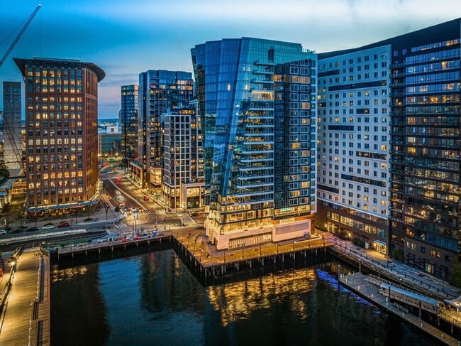 Foto del edificio - 150 Seaport Blvd