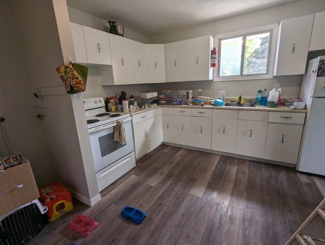 Photo principale - Specious Upper Level Unit