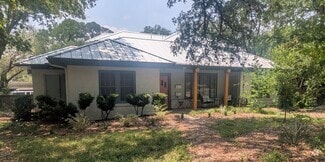 Building Photo - 4000 Crescent Dr