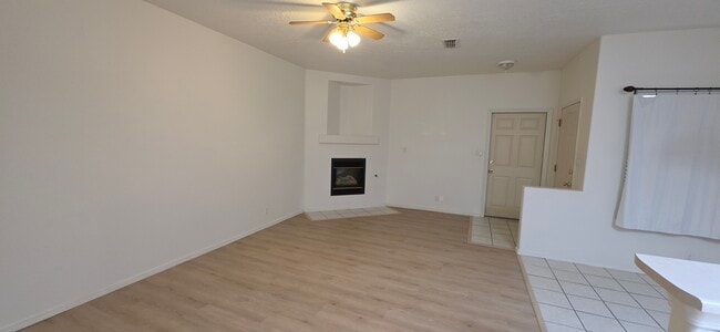 Building Photo - 4551 Holiday Breeze Pl NE
