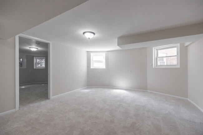 Foto del edificio - 2110 N Avers Ave