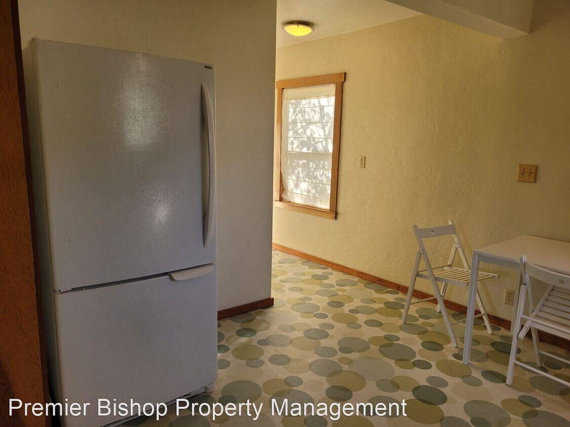 215 N 3rd St, CA 93514 House Rental in CA